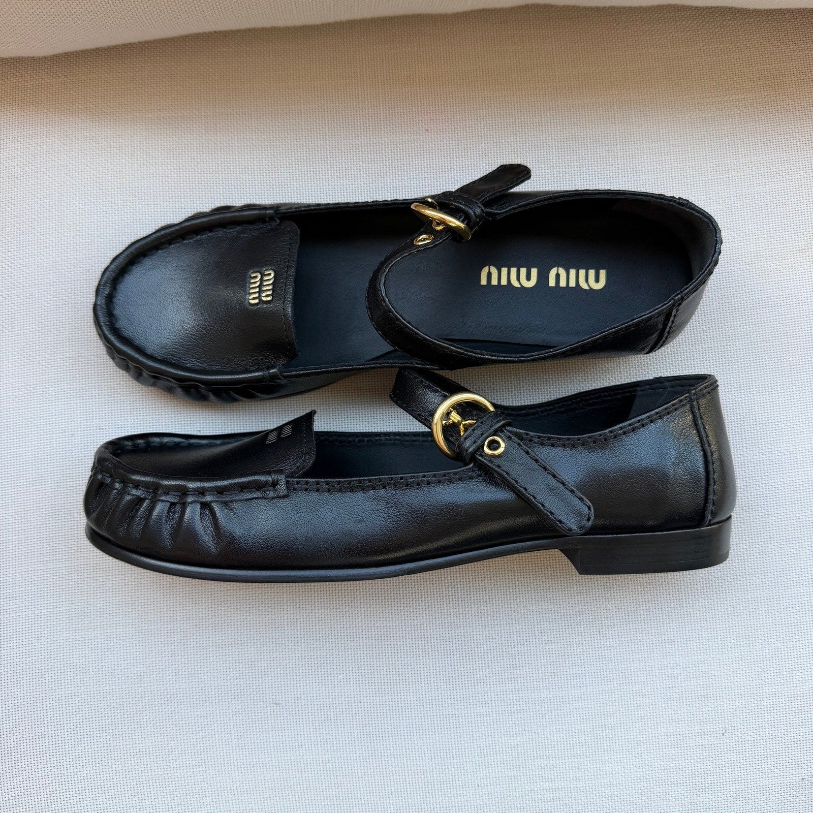 Miu Miu mary jane במלאי