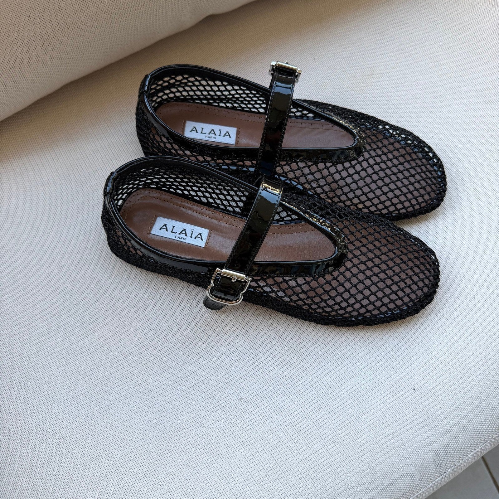 ALAIA שחורות במלאי