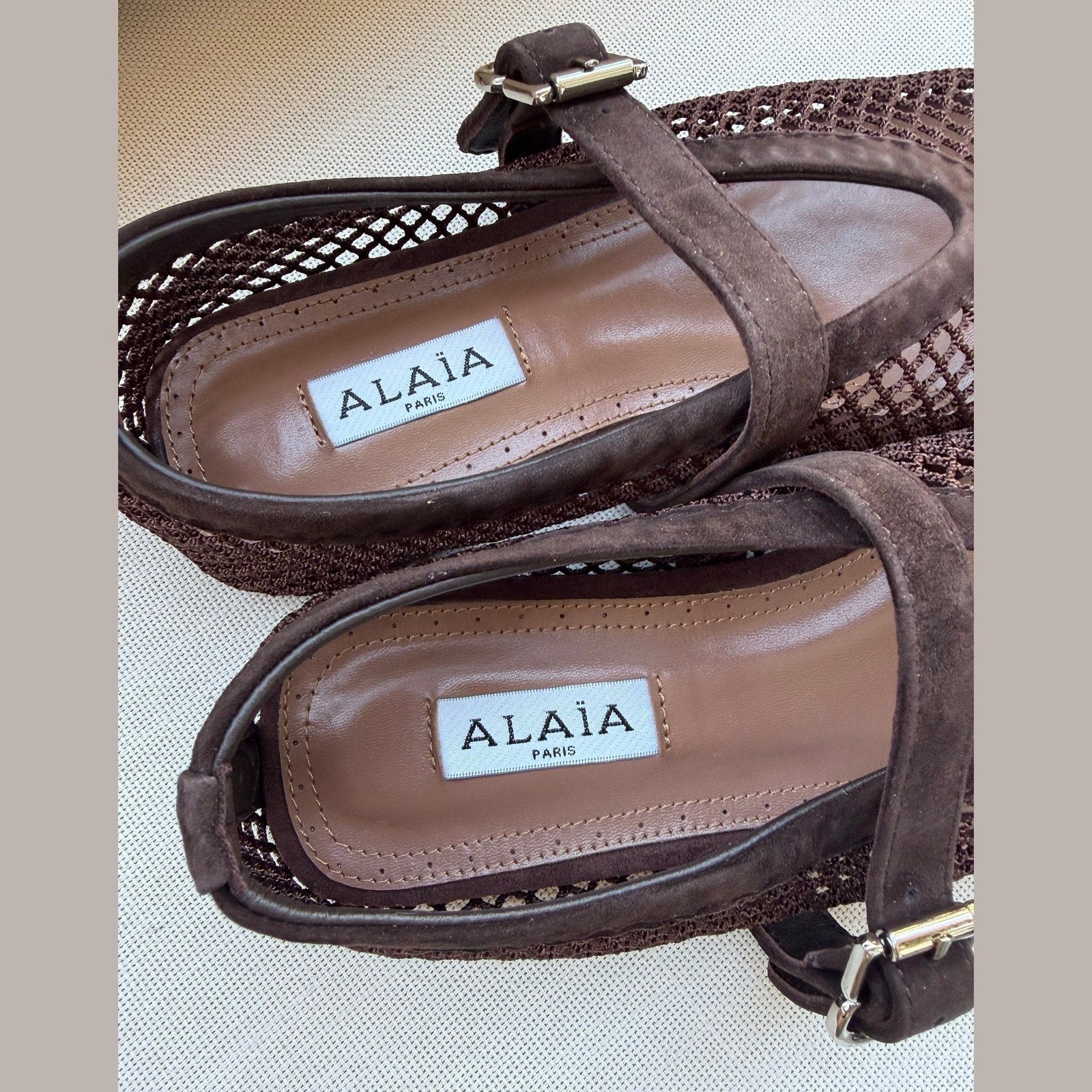 ALAIA חומות במלאי