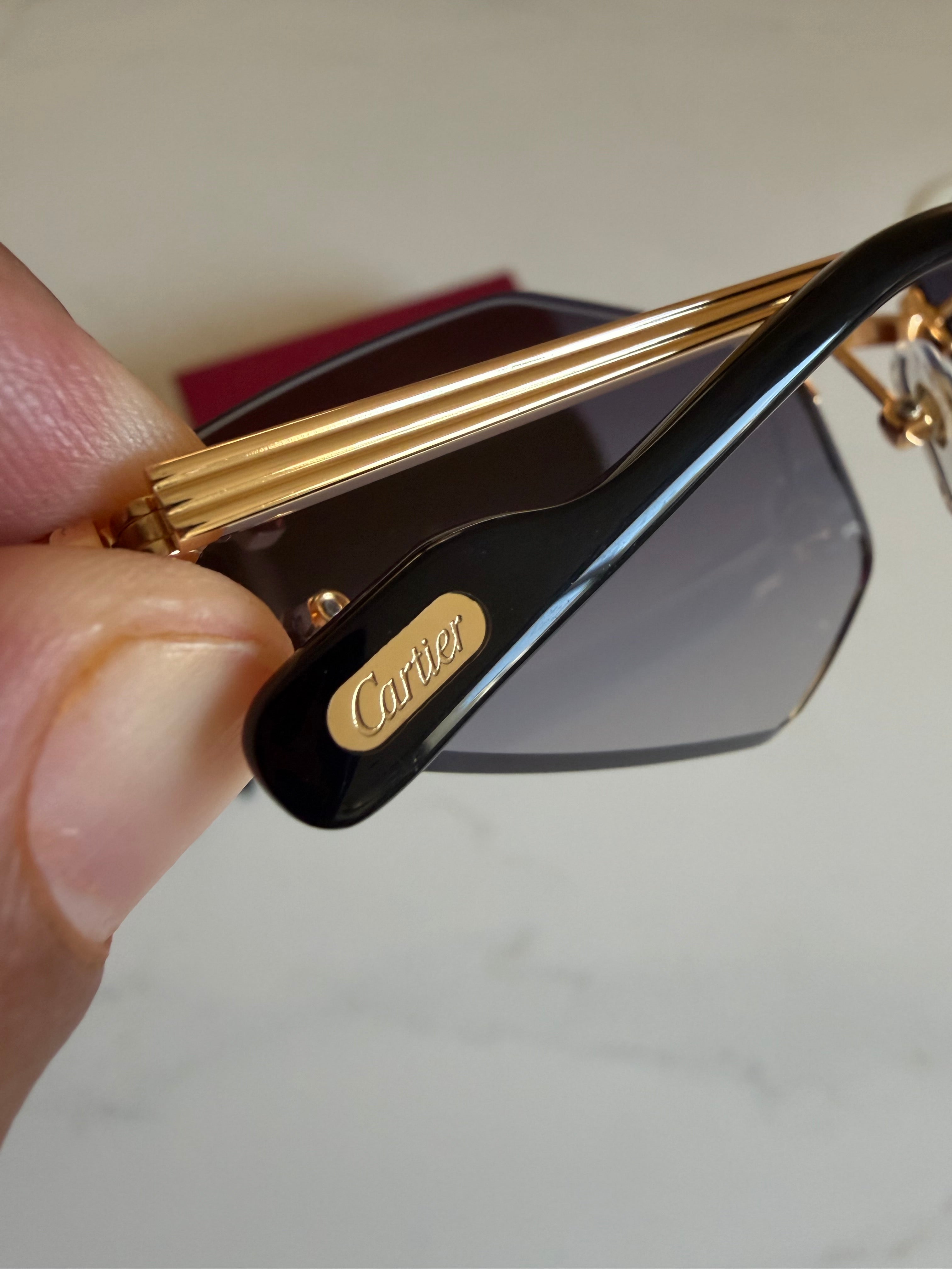 Image of Cartier - sunglasses במלאי