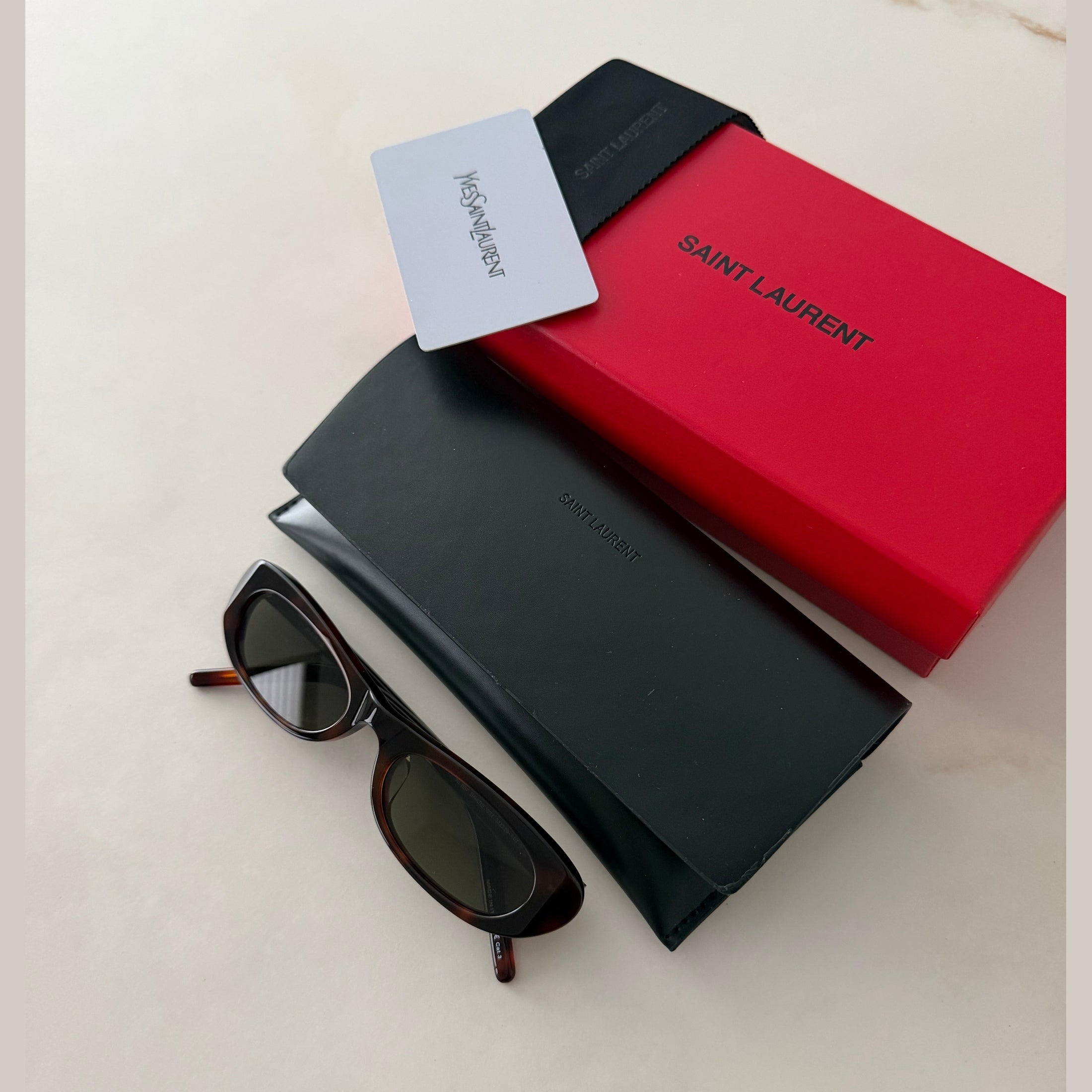 Image of Saint Laurent - משקפי שמש במלאי
