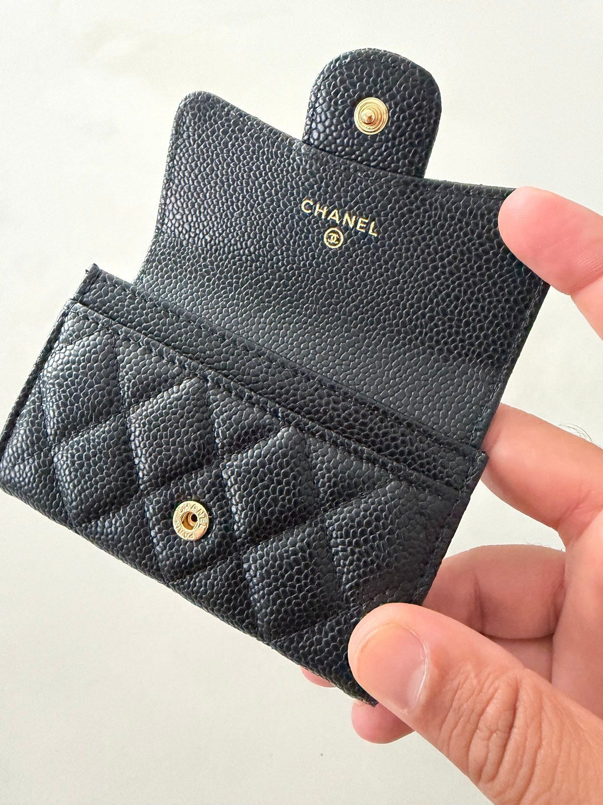CHANEL wallet במלאי