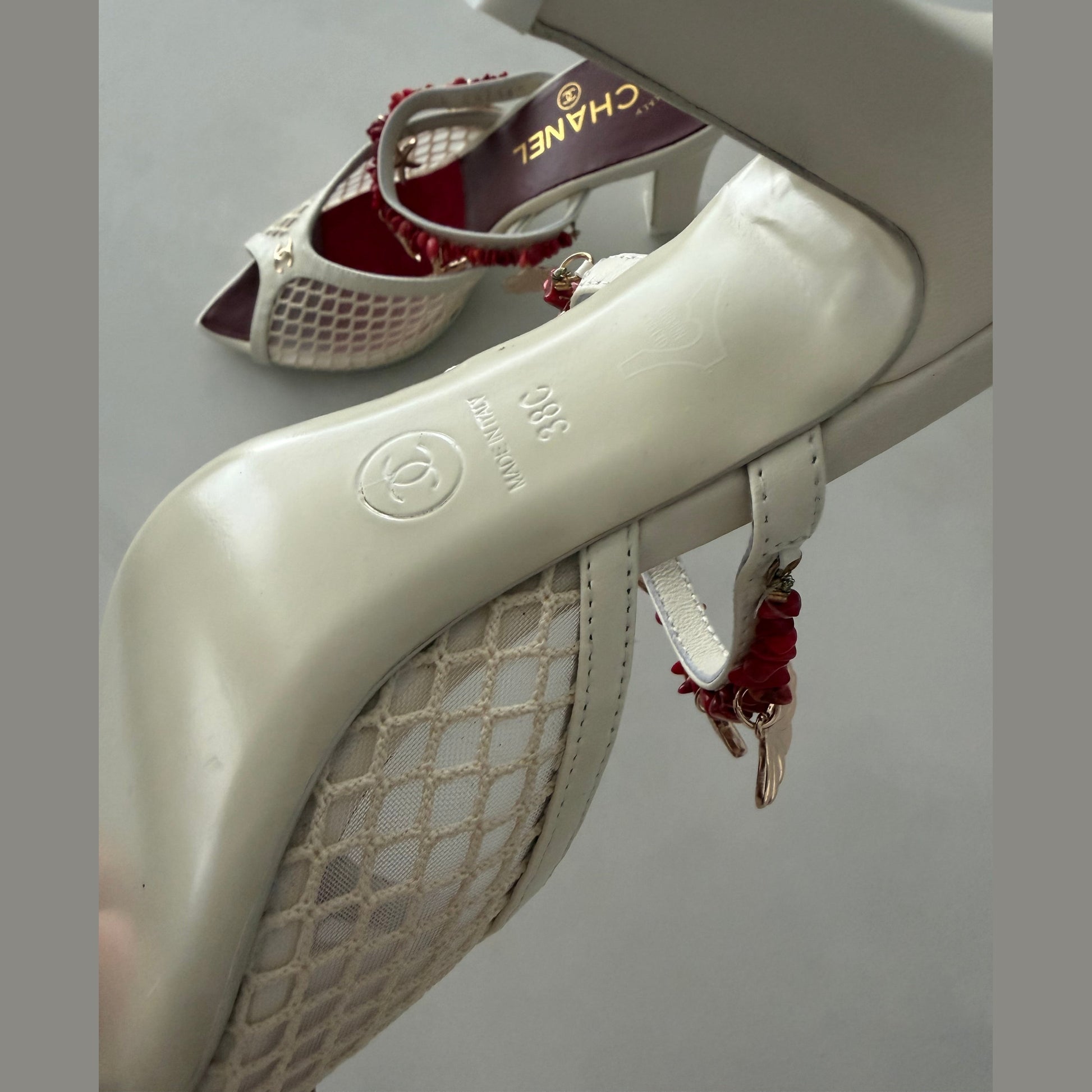 CHANEL heels במלאי