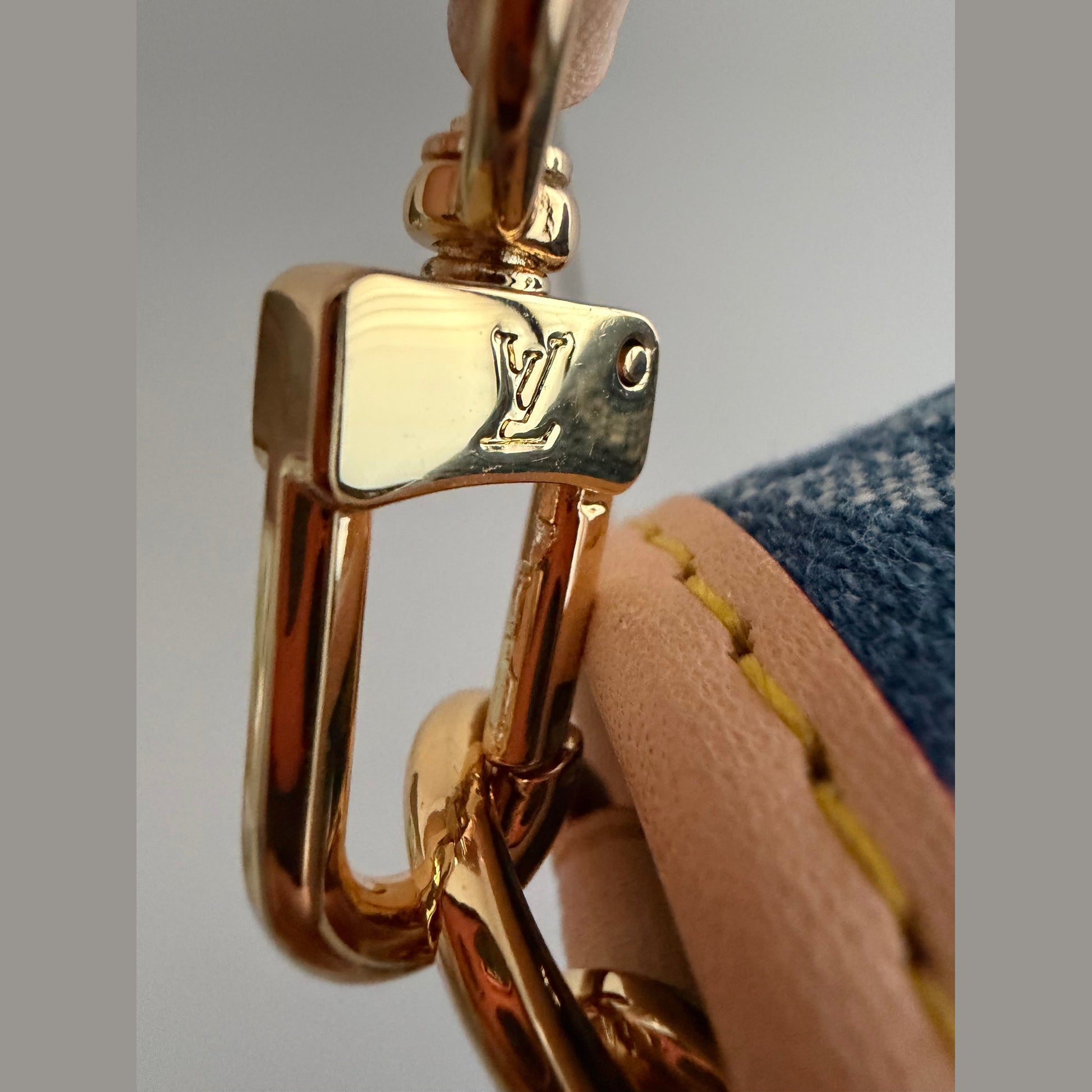 LV nano bag במלאי