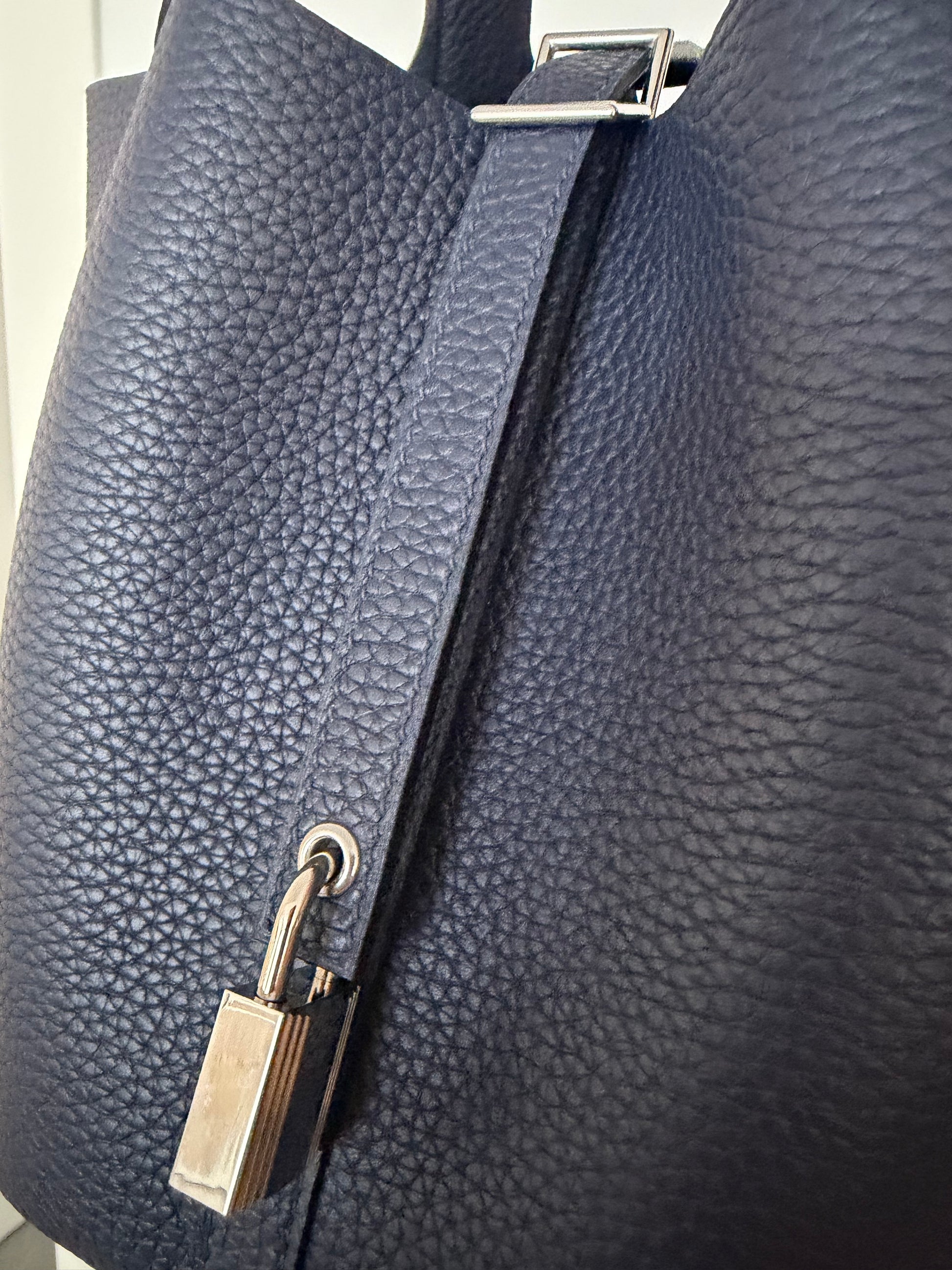 Hermès Picotin 18 במלאי כחול כהה