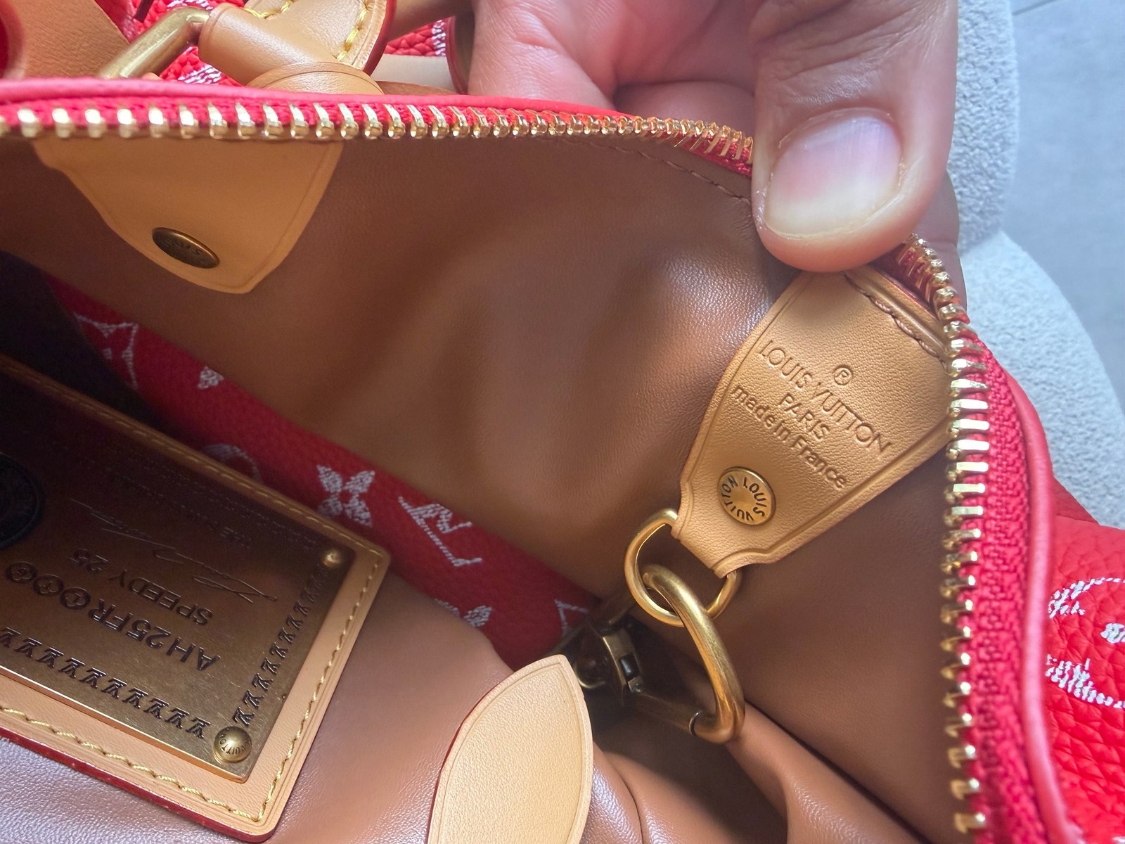 LV speedy P9 25 במלאי