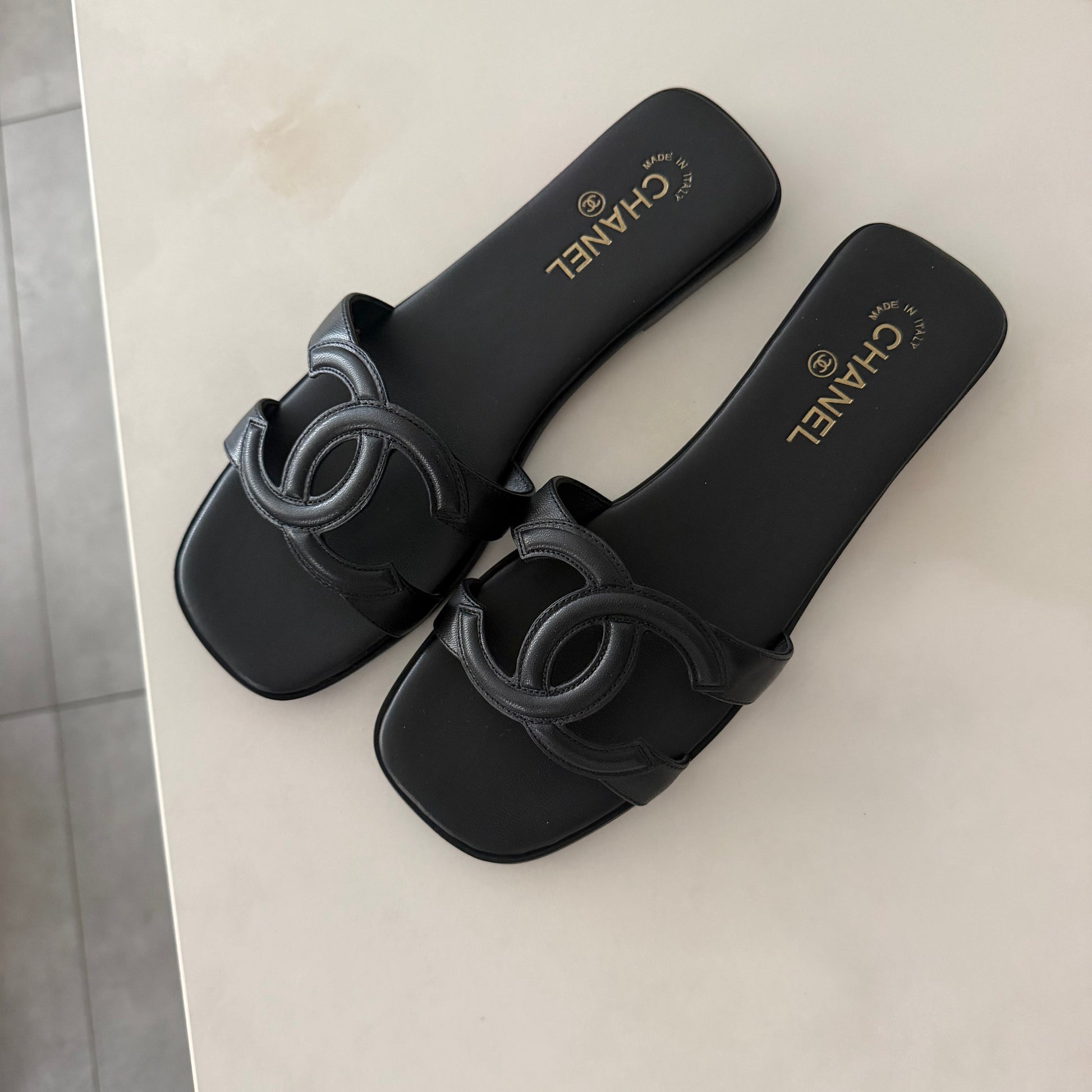 Chanel mules במלאי