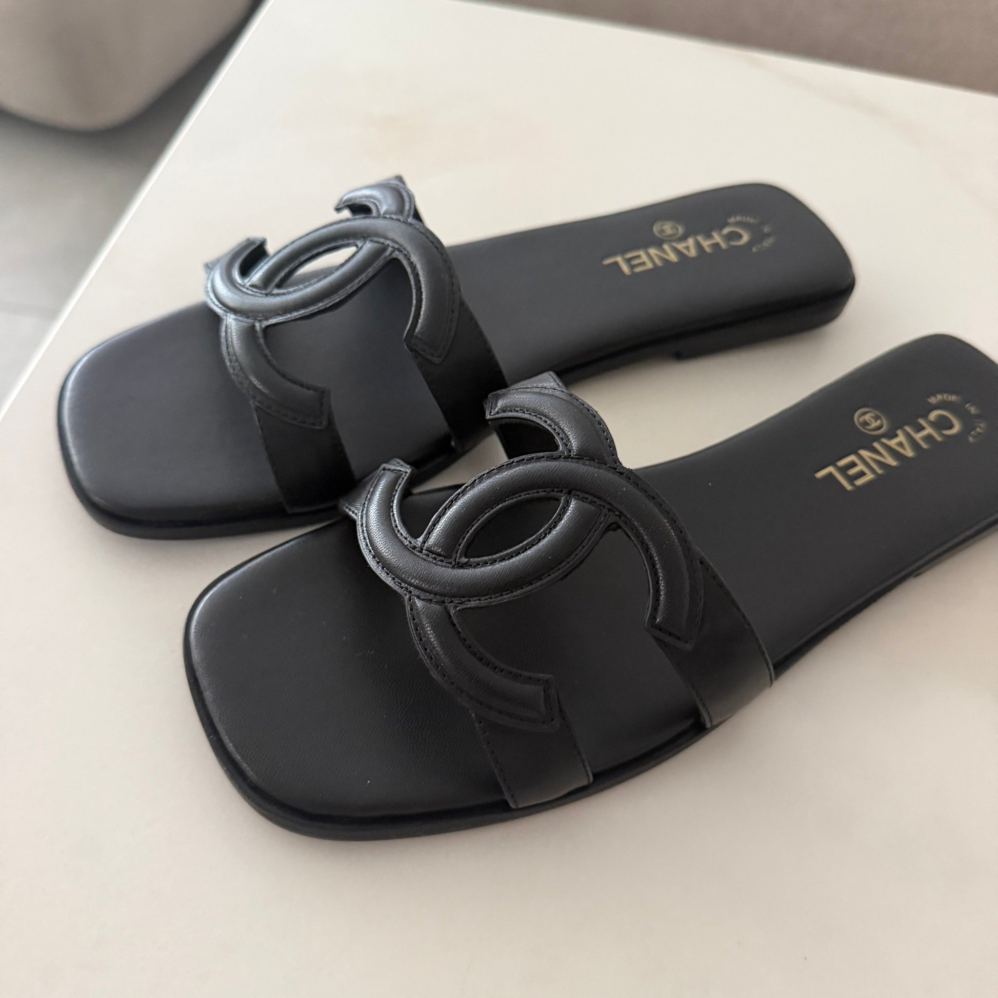 Chanel mules במלאי