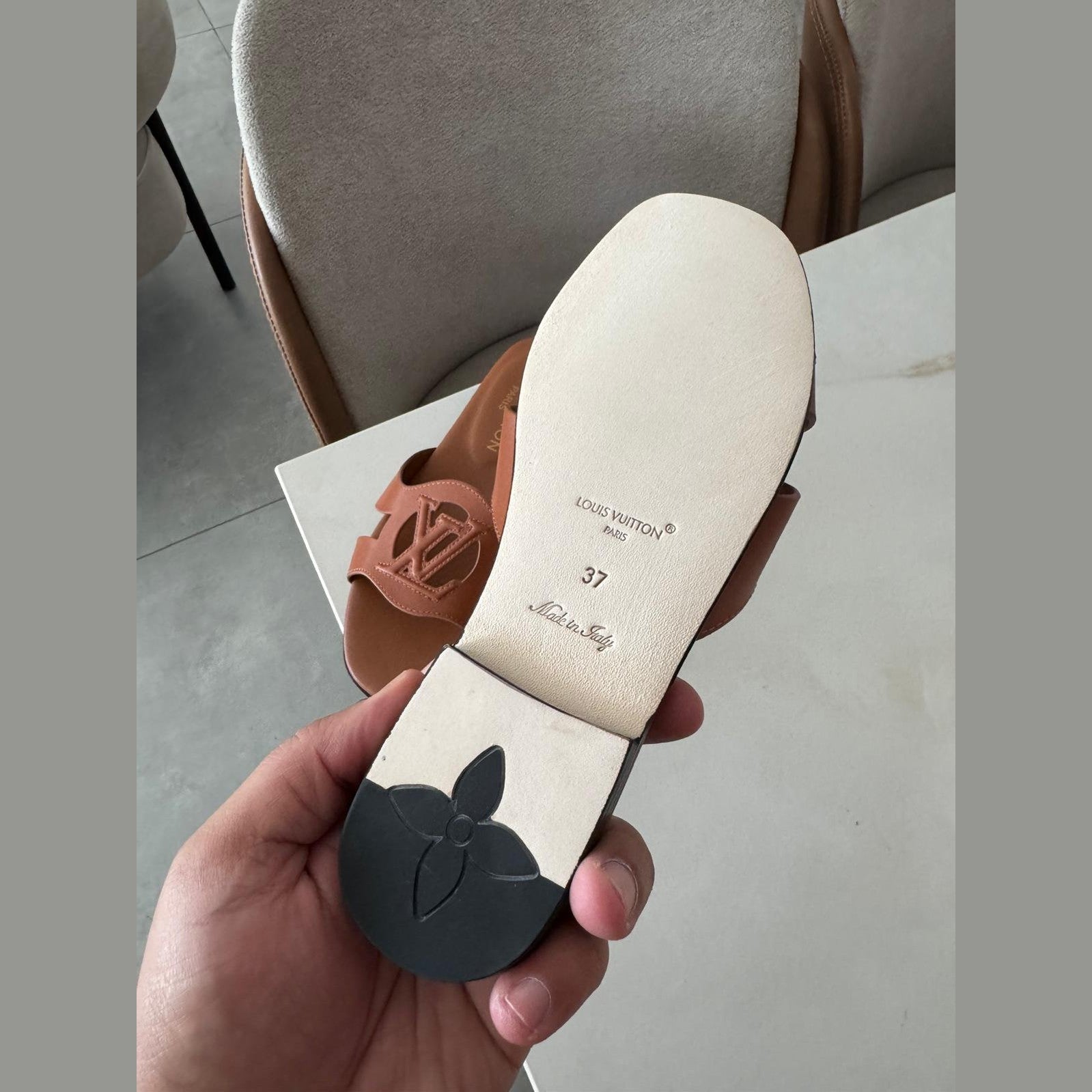 lv sandals במלאי