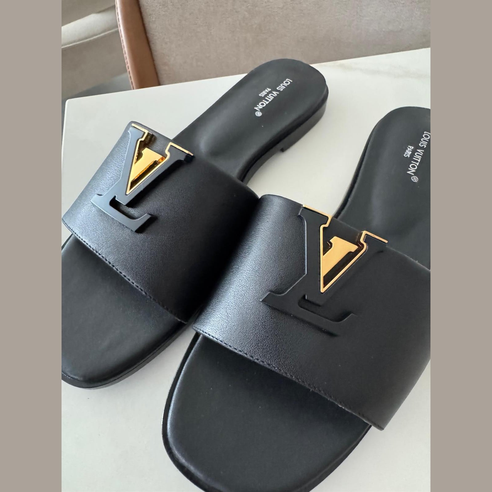 lv sandals במלאי