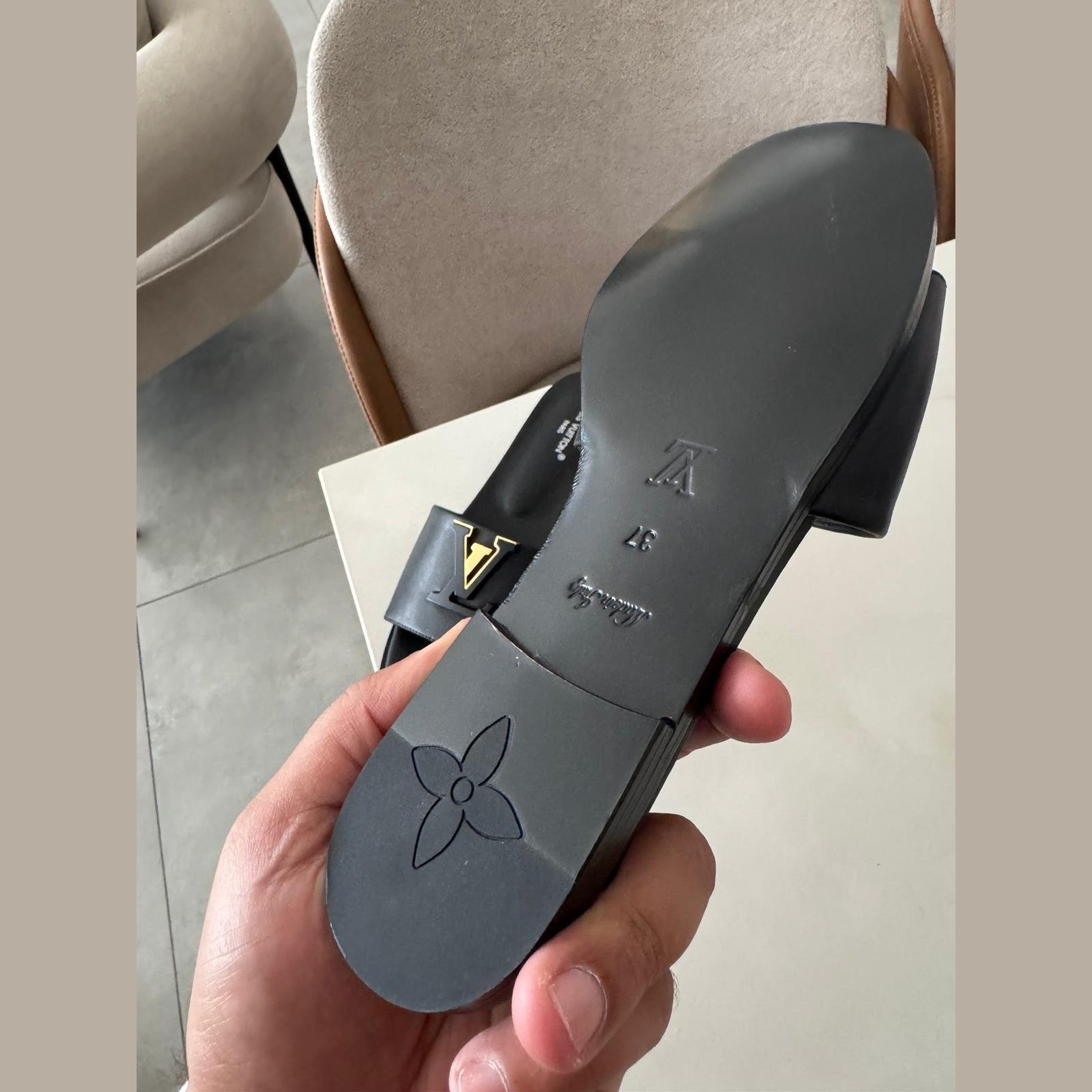 lv sandals במלאי