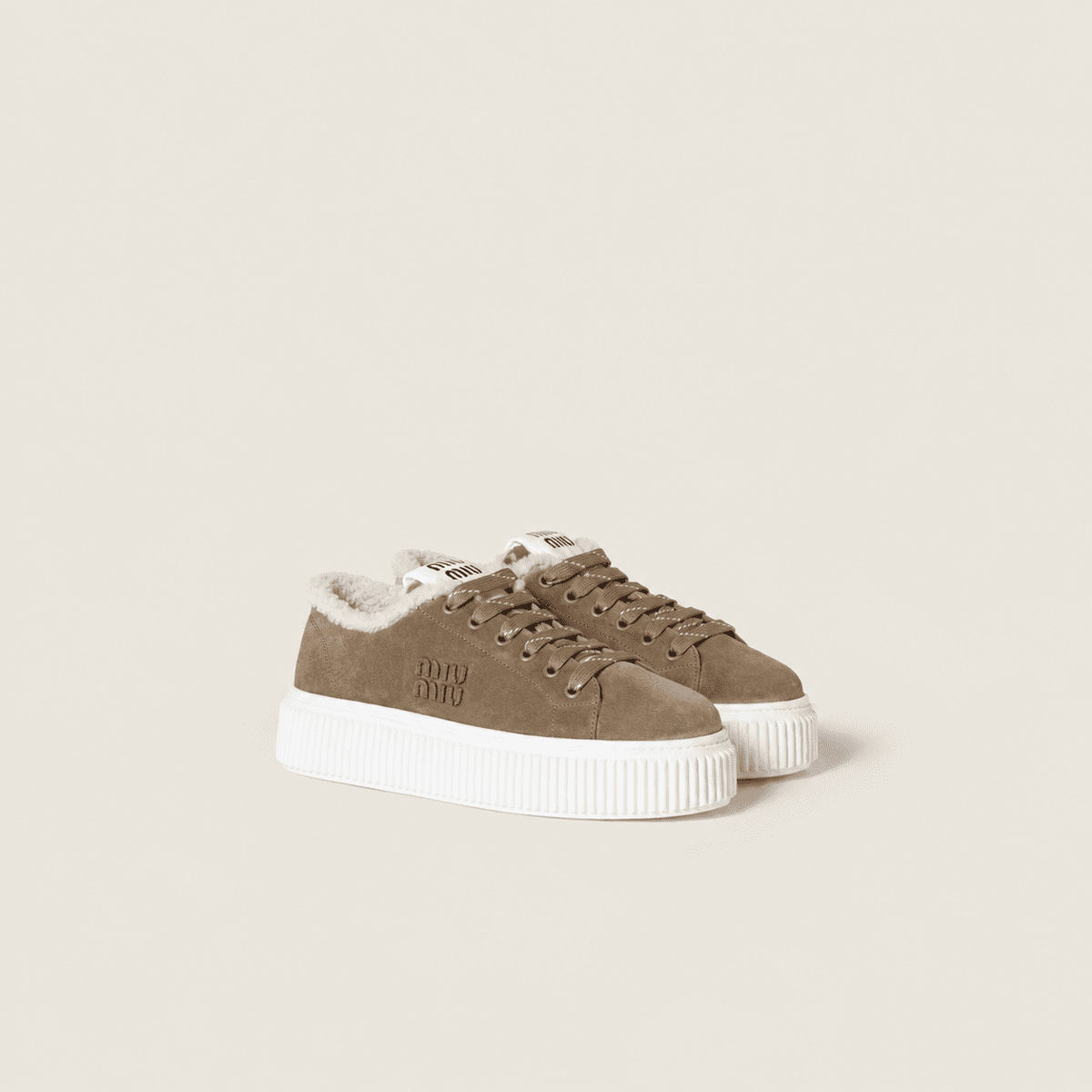 Miu Miu sneakers במלאי