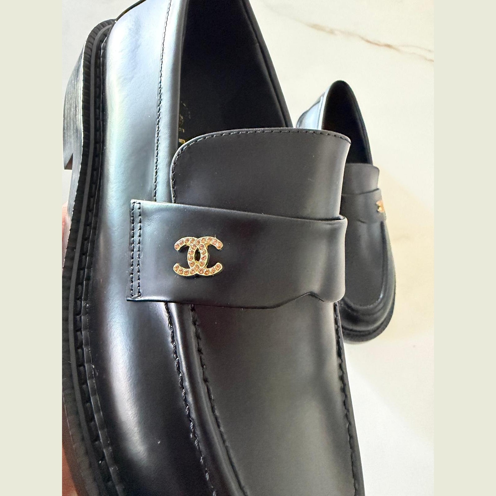 Chanel loafers במלאי