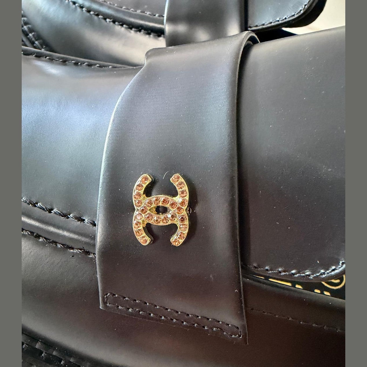 Chanel loafers במלאי